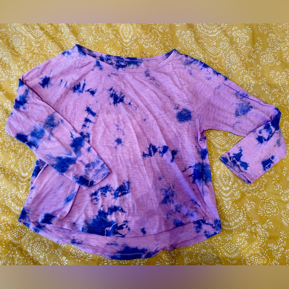 Fun GAP tie dye top with 3/4 sleeves
